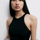 CATE IN OSTRICA NERA