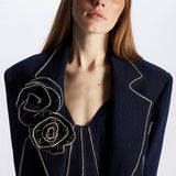 BLAZER CATROUX DANS LA BIBLIOTHÈQUE