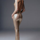 MARIACARLA DANS LE SABLE MÉDITERRANÉEN