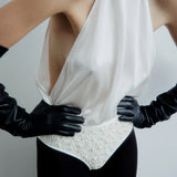 KARENINE DANS L'HUÎTRE PERLAIRE