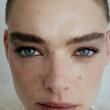 ZIZI EN MUSTANG BLANCHE