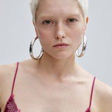 GWYNETH EN VIOLINE SURRÉALISTE